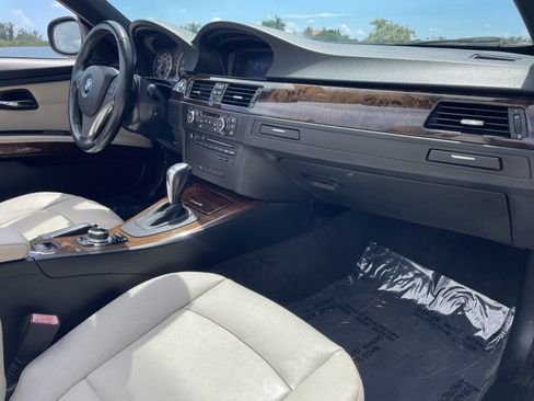 Used 2013 BMW 335i Convertible w/ Premium Pkg RWD image 8