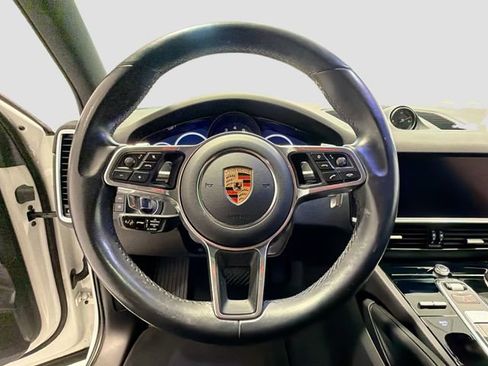 Used 2023 Porsche Cayenne Platinum Edition AWD/4WD image 9