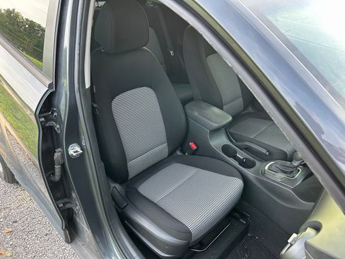 Used 2021 Hyundai Kona SE FWD image 16