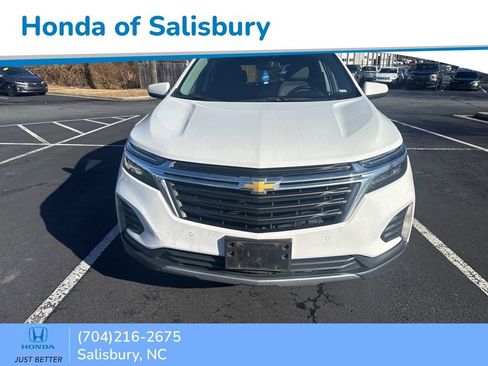 Used 2024 Chevrolet Equinox LT image 2