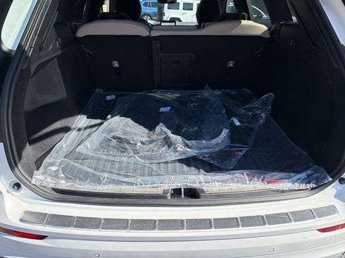 Used 2026 Volvo XC60 B5 Plus w/ Protection Package Premier image 28