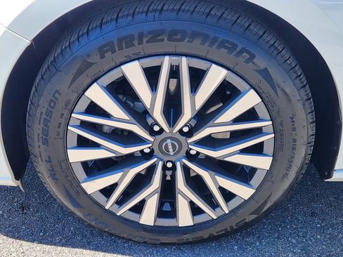 Used 2023 Nissan Altima 2.5 SV image 9