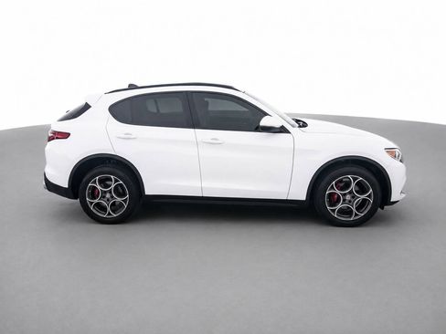 Used 2018 Alfa Romeo Stelvio Sport w/ Quick Order Package 22J Sport AWD/4WD image 4
