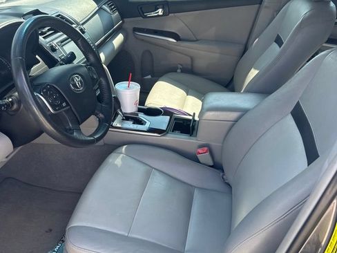 Used 2012 Toyota Camry XLE w/ Convenience Pkg FWD image 5