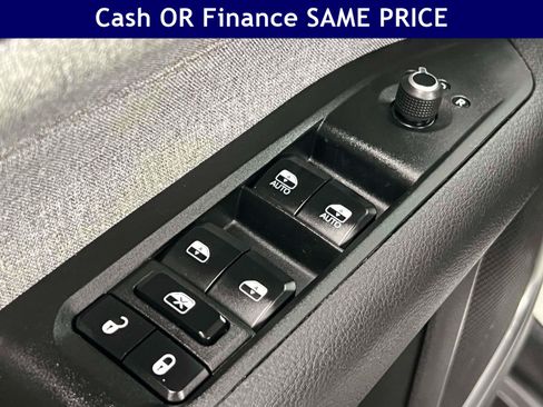 Certified 2023 Jeep Compass Latitude AWD/4WD image 17