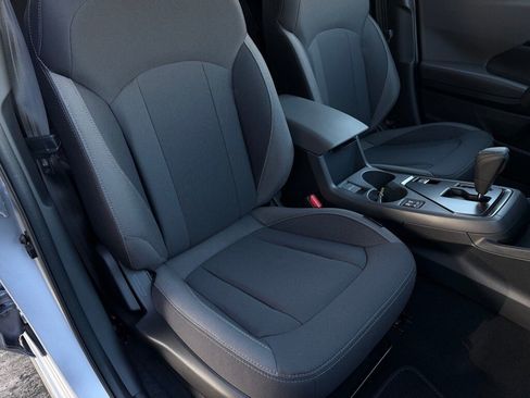 Used 2025 Subaru Crosstrek 2.0i Premium image 25