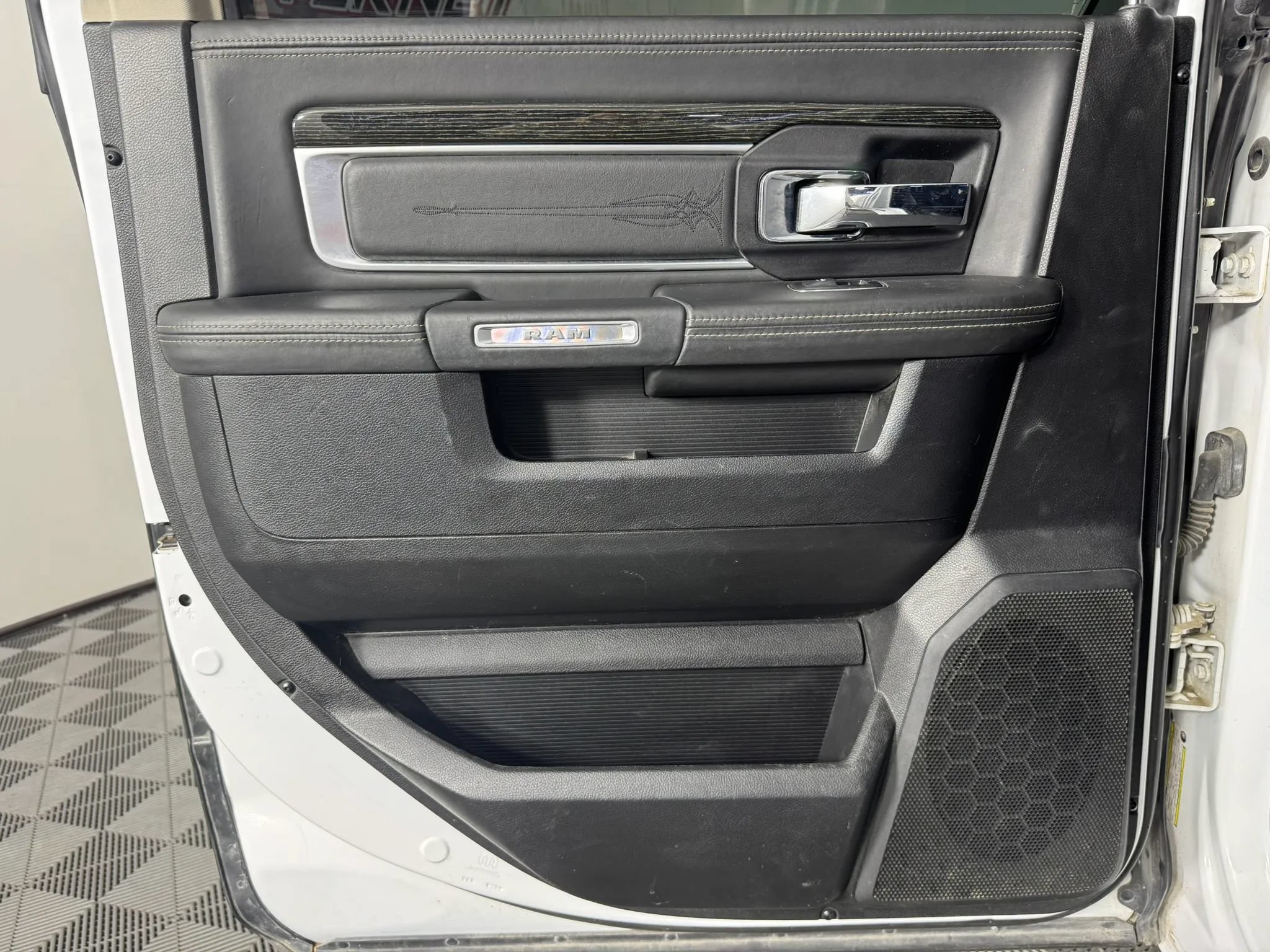 Used 2015 RAM 1500 Limited AWD/4WD image 40