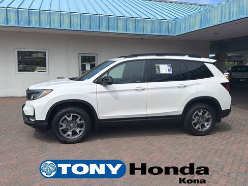 Certified 2023 Honda Passport TrailSport image 1