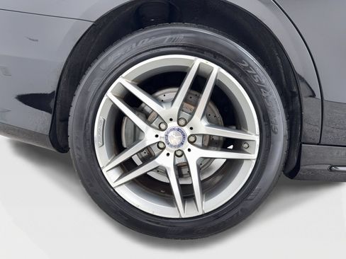 Used 2014 Mercedes-Benz S 550 Sedan w/ Sport Package image 48