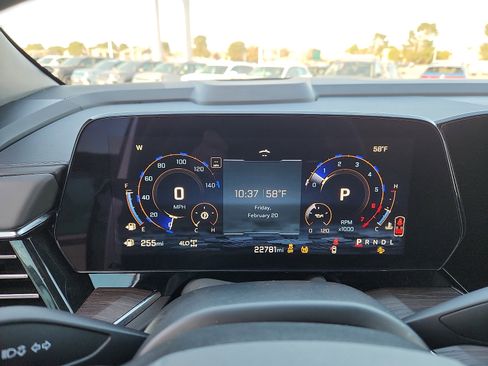 Used 2025 Chevrolet Suburban Z71 image 17