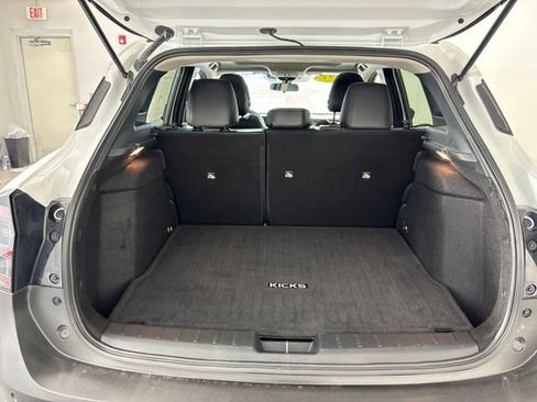 Used 2025 Nissan Kicks SR w/ SR Premium Package AWD/4WD image 25