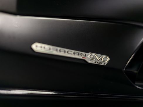 Used 2021 Lamborghini Huracan EVO RWD image 92