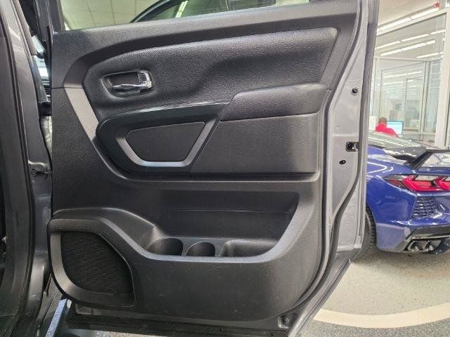 Used 2019 Nissan Titan SV w/ SV Convenience Package AWD/4WD image 31