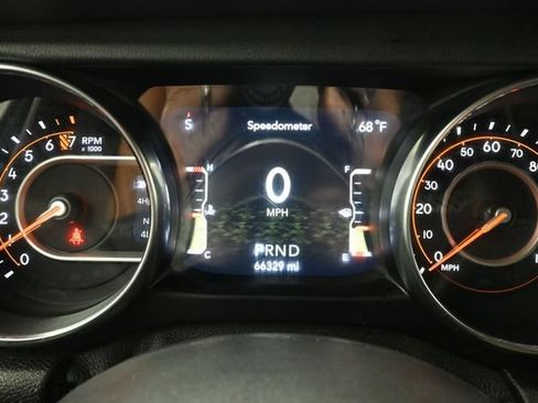Used 2021 Jeep Wrangler Unlimited Sahara AWD/4WD image 26