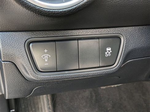 Certified 2022 Kia Forte LXS image 14