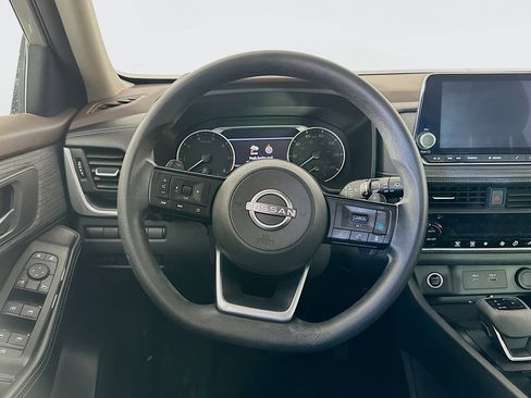 Used 2023 Nissan Rogue SV AWD/4WD image 18