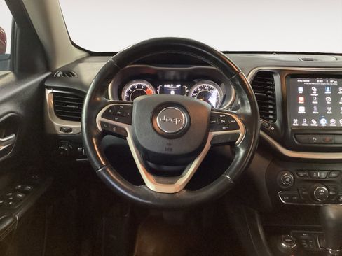 Used 2017 Jeep Cherokee Latitude w/ Safety/Convenience Group image 12