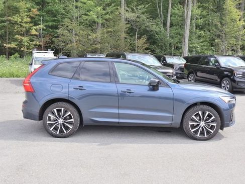 Used 2024 Volvo XC60 B5 Plus w/ Protection Package Premier AWD/4WD image 8