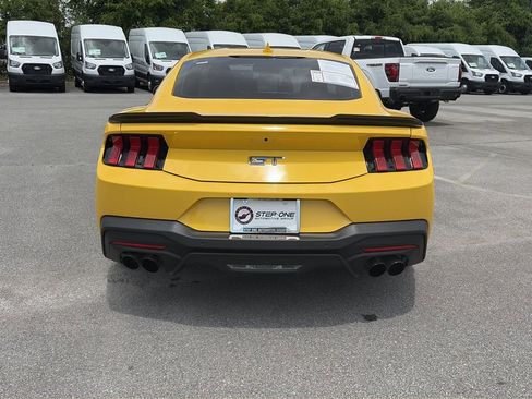 Used 2024 Ford Mustang GT RWD image 6
