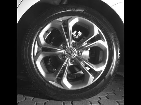 Used 2023 Honda Accord EX-L image 10