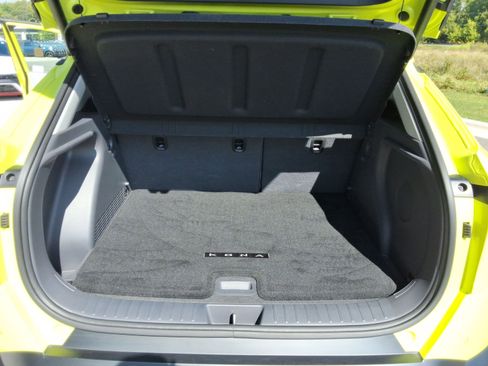 Used 2025 Hyundai Kona Limited image 32