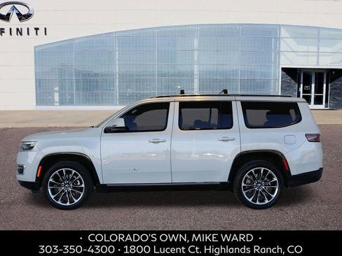 Used 2022 Jeep Wagoneer Series III w/ Premium Group I image 2