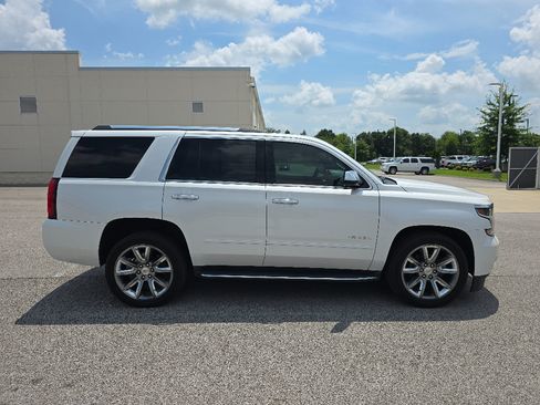 Used 2017 Chevrolet Tahoe Premier RWD image 2