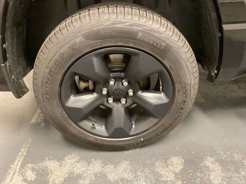 Used 2019 RAM 1500 Big Horn AWD/4WD image 32