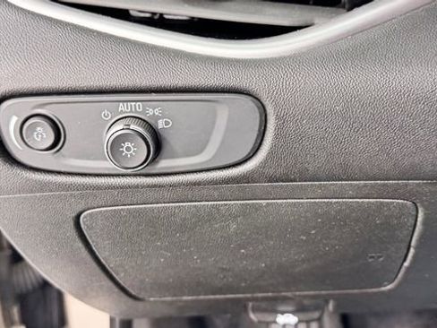 Used 2022 Chevrolet Malibu LT FWD image 29