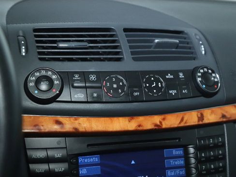 Used 2006 Mercedes-Benz E 350 4MATIC Sedan image 36