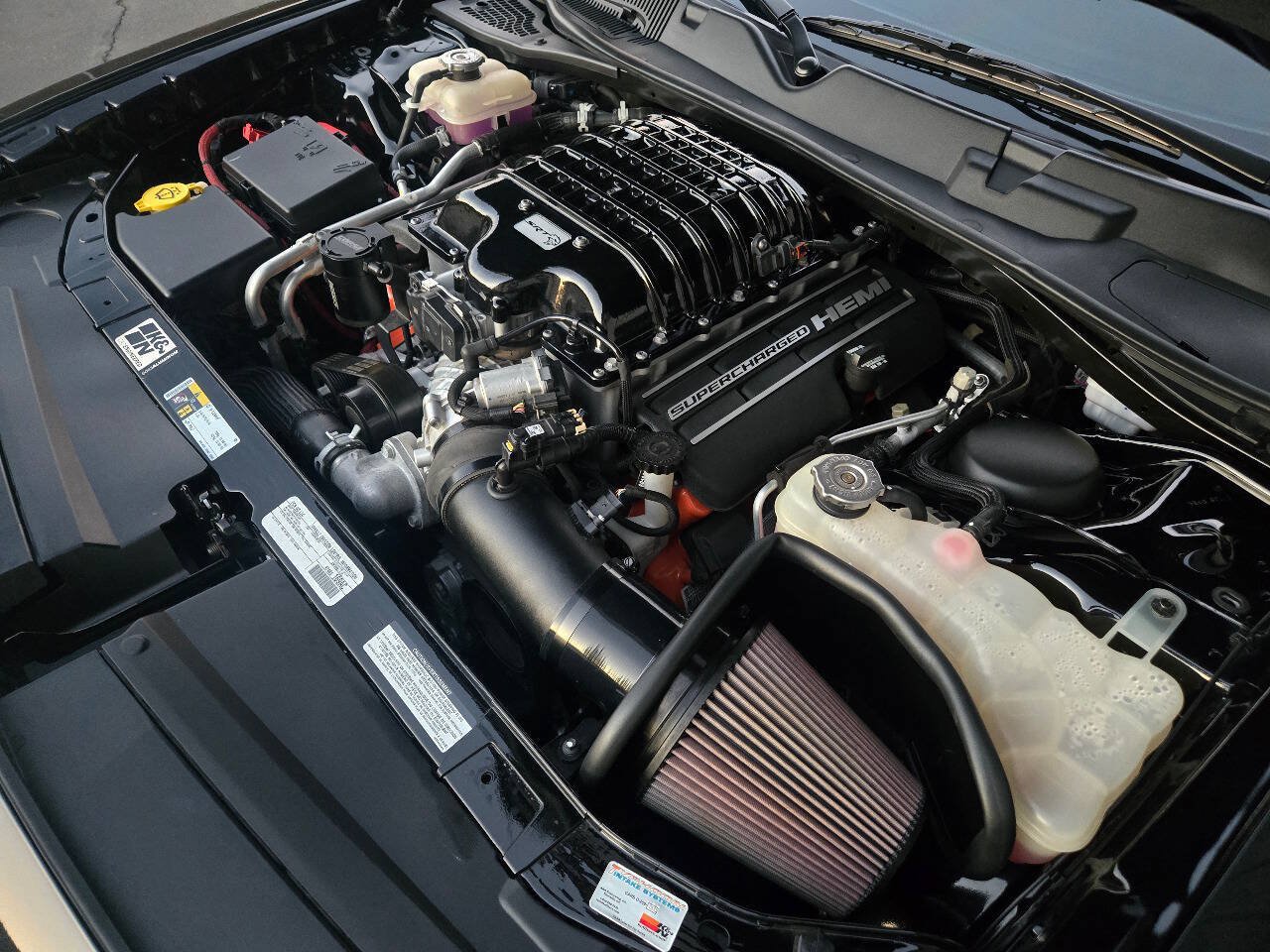 Used 2015 Dodge Challenger SRT Hellcat RWD image 30