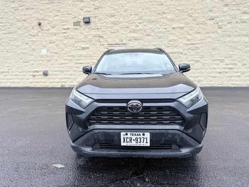 Used 2025 Toyota RAV4 XLE FWD image 8