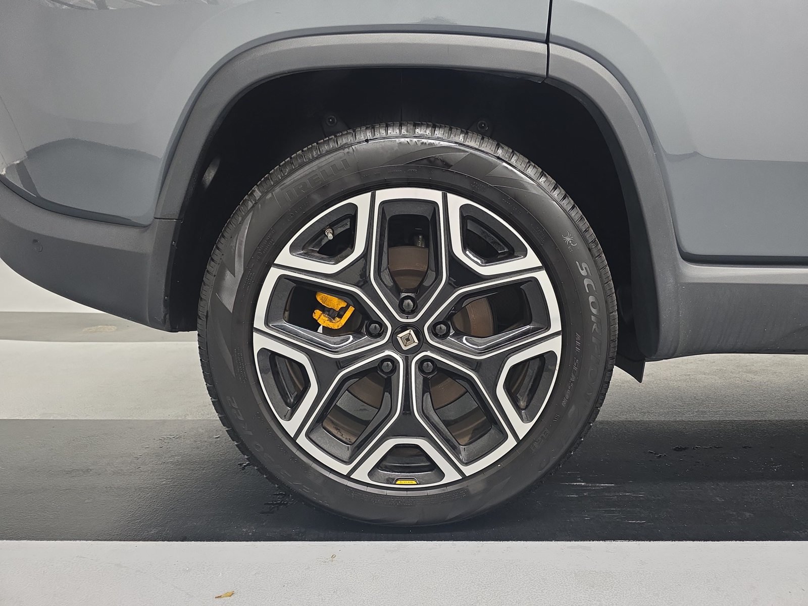 Used 2022 Rivian R1S Launch Edition Quad AWD/4WD image 12