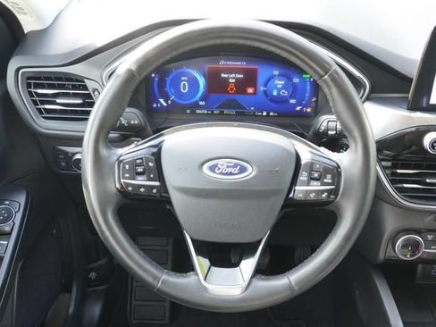 Certified 2022 Ford Escape Titanium FWD image 15