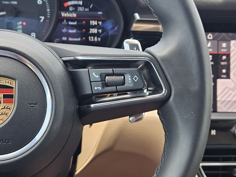 Certified 2026 Porsche Macan AWD/4WD image 28