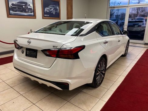 Used 2024 Nissan Altima 2.5 SV image 7