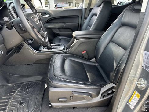 Used 2022 GMC Canyon AT4 image 17