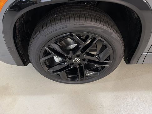 New 2026 Volkswagen Tiguan SE R-Line AWD/4WD image 11