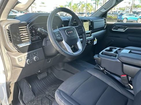 New 2026 GMC Sierra 1500 Elevation image 10