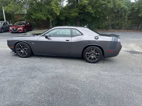 Used 2017 Dodge Challenger R/T Scat Pack RWD image 8