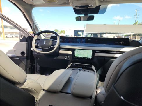 New 2026 Lincoln Navigator Reserve image 26