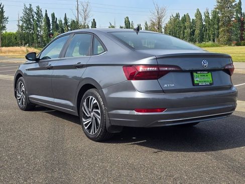 Used 2021 Volkswagen Jetta SEL FWD image 3