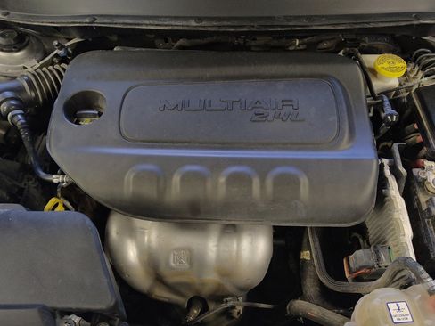 Used 2019 Jeep Cherokee Latitude w/ Popular Appearance Group FWD image 30