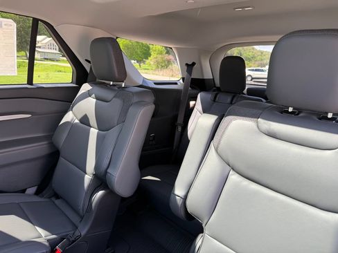 New 2026 Ford Explorer Active w/ Active Comfort Package AWD/4WD image 38