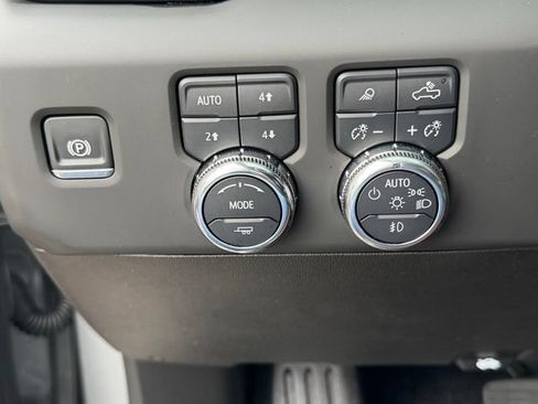 Used 2025 GMC Sierra 3500 Denali Ultimate AWD/4WD image 29
