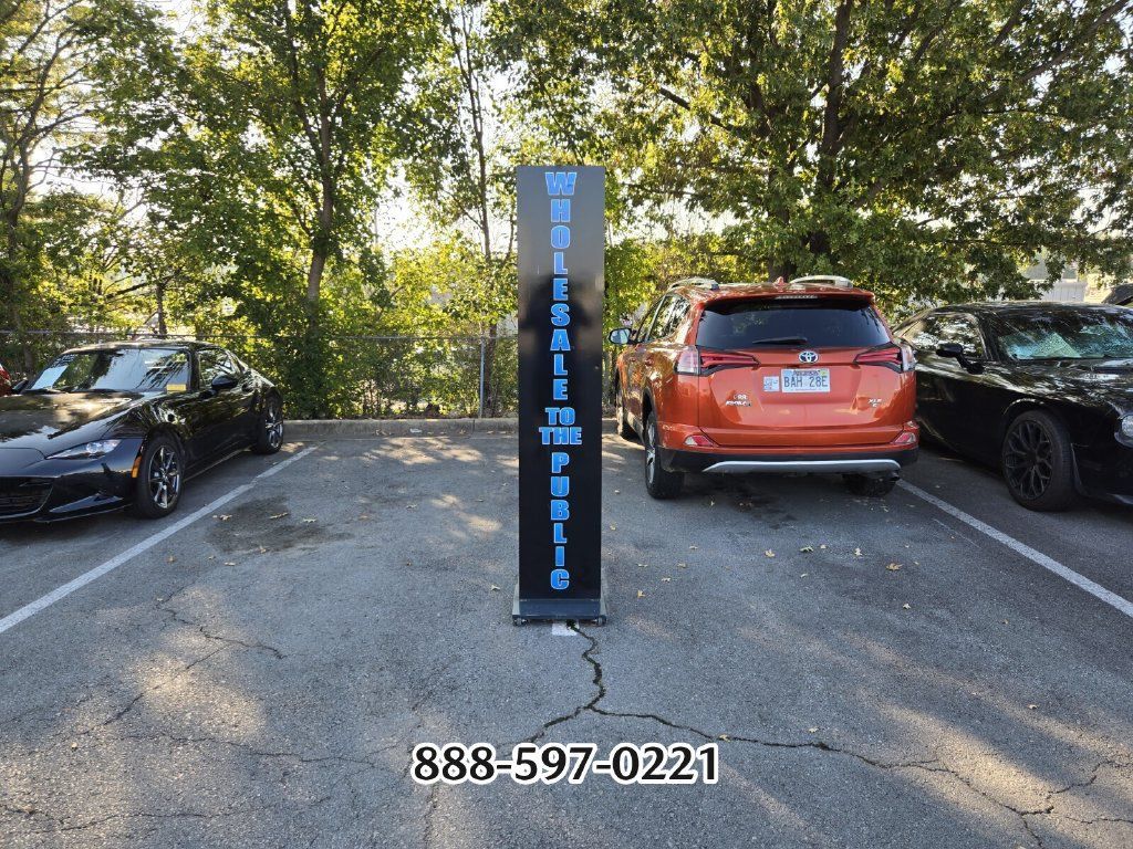 Used 2019 BMW 330i Sedan w/ Premium Package RWD image 10