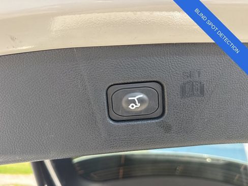 Used 2023 Ford Edge SEL w/ Convenience Package AWD/4WD image 16