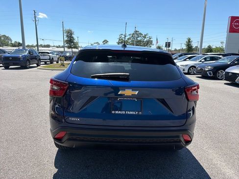 Used 2024 Chevrolet Trax LS w/ LS Convenience Package FWD image 6