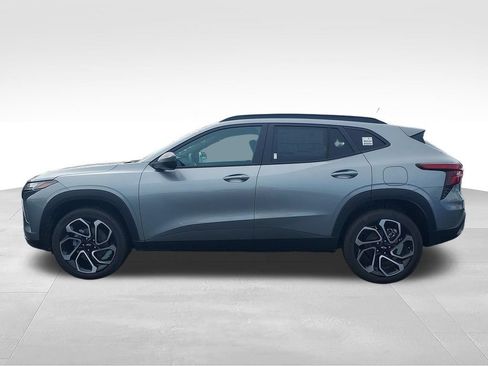 New 2026 Chevrolet Trax RS w/ Driver Confidence Package FWD image 2