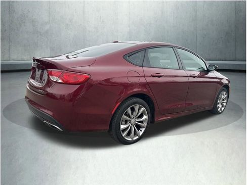 Used 2016 Chrysler 200 S image 5